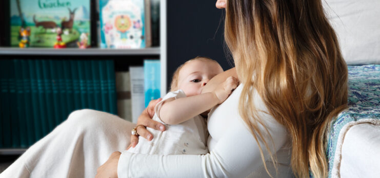 Borstvoeding aanleggen: stap voor stap uitgelegd | Ardo